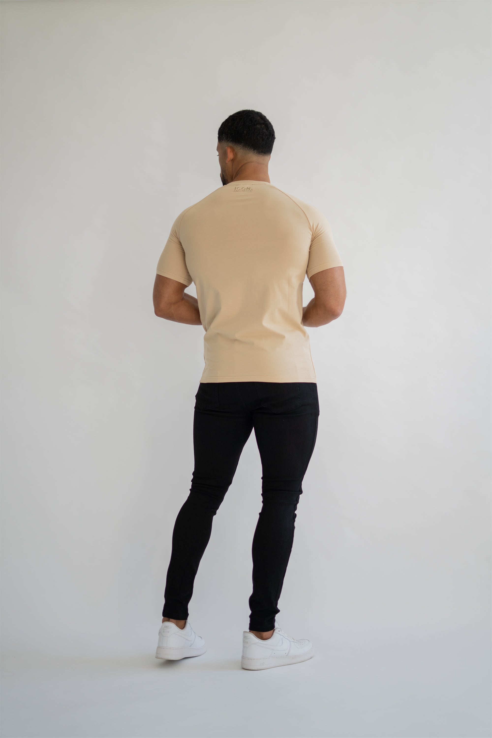 THE MUSCLE BASIC T-SHIRT - IRISH CREAM