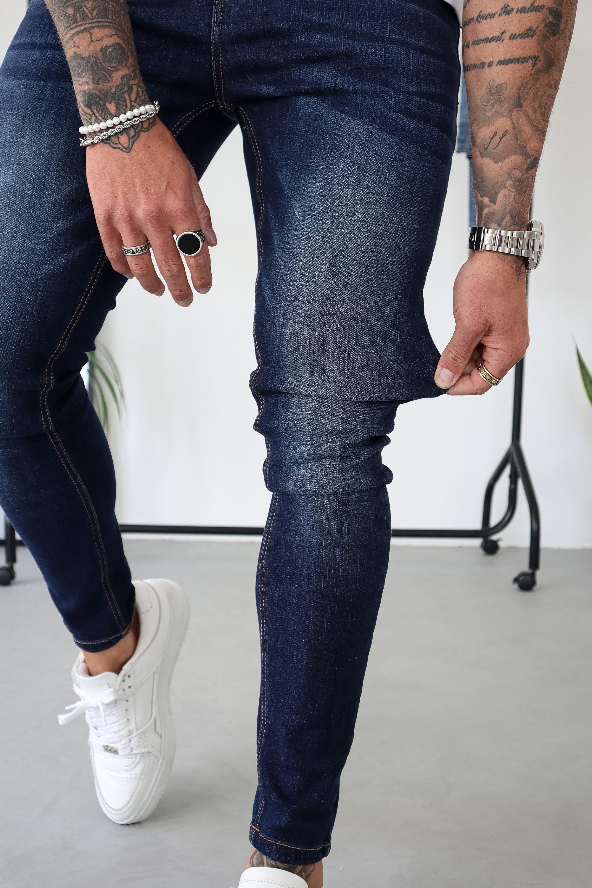 THE LORENZO JEANS - NAVY BLUE