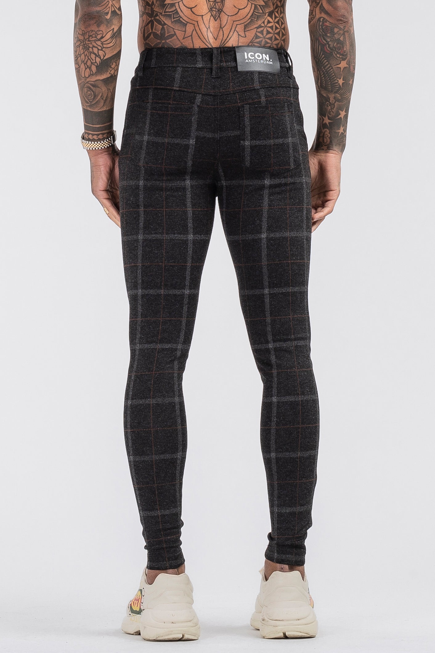 THE IZAYA TROUSERS - BLACK